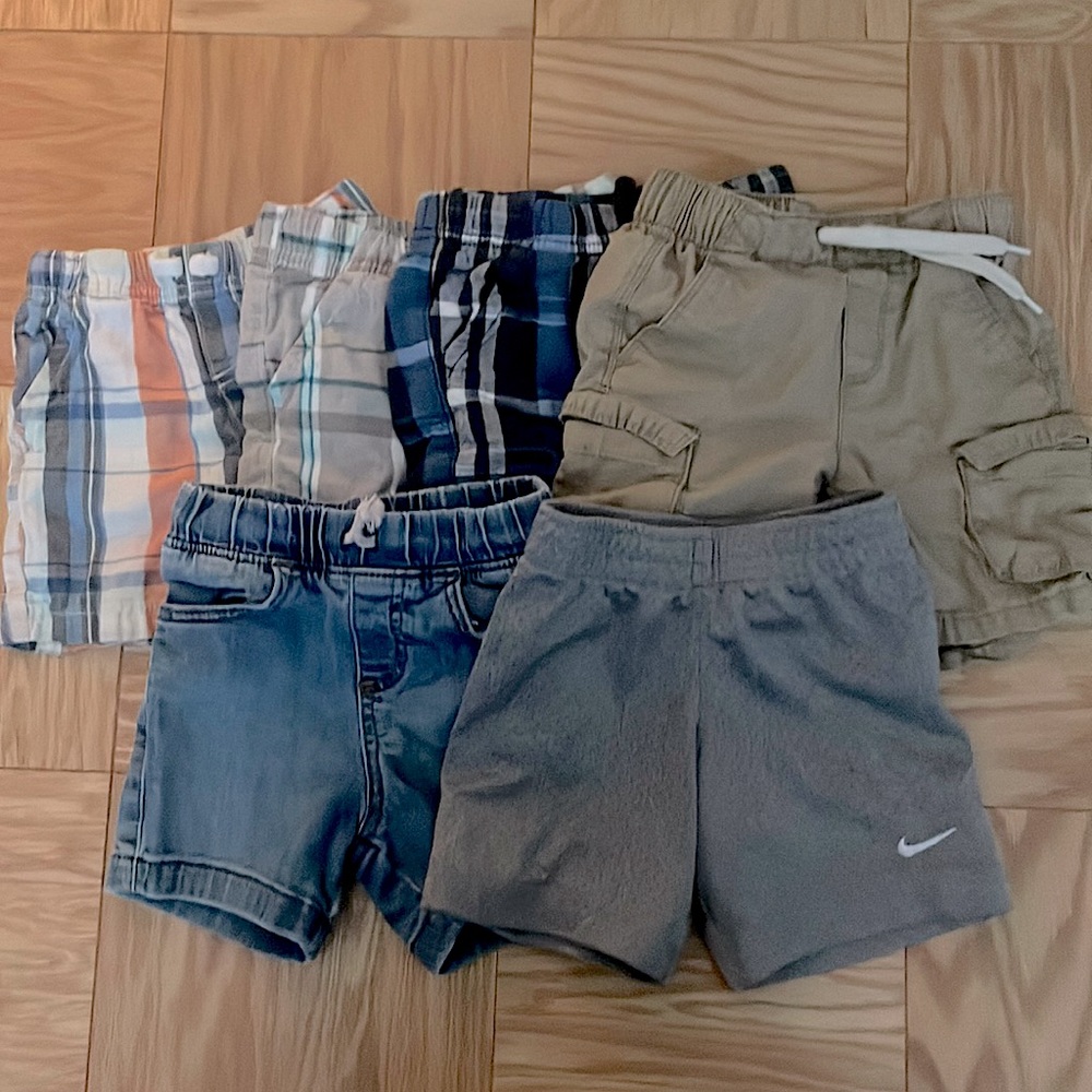 Bundle of 6 boys 2T shorts.